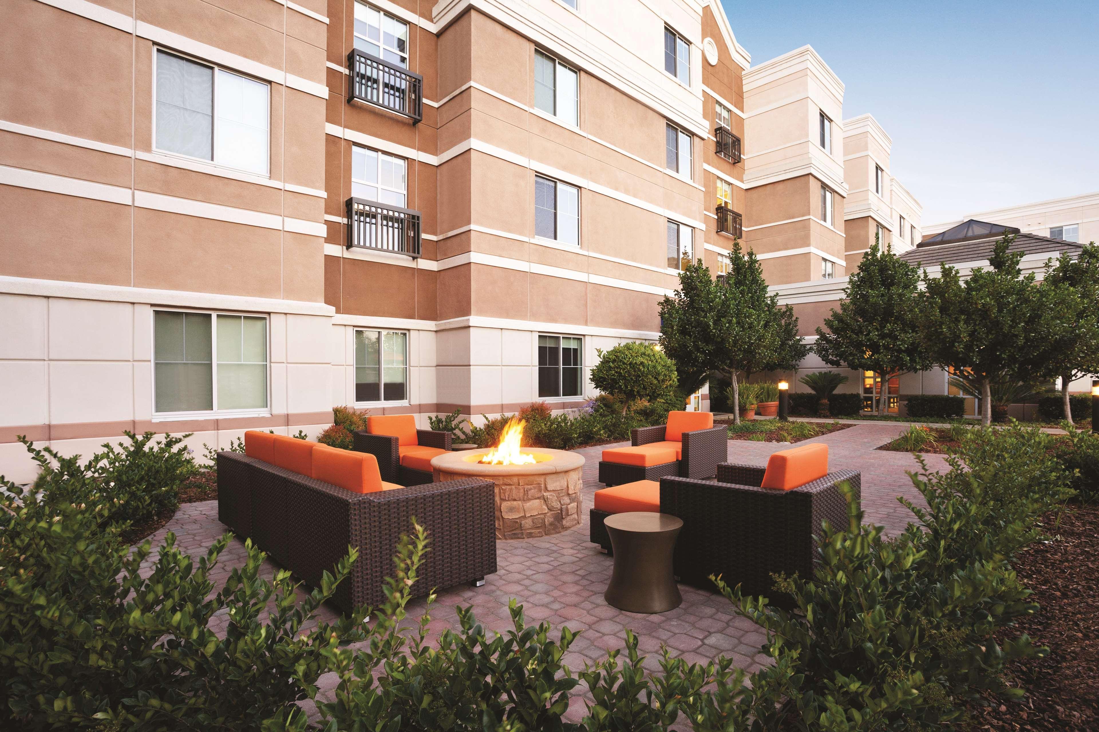 Hyatt House Pleasant Hill Hotel Екстериор снимка