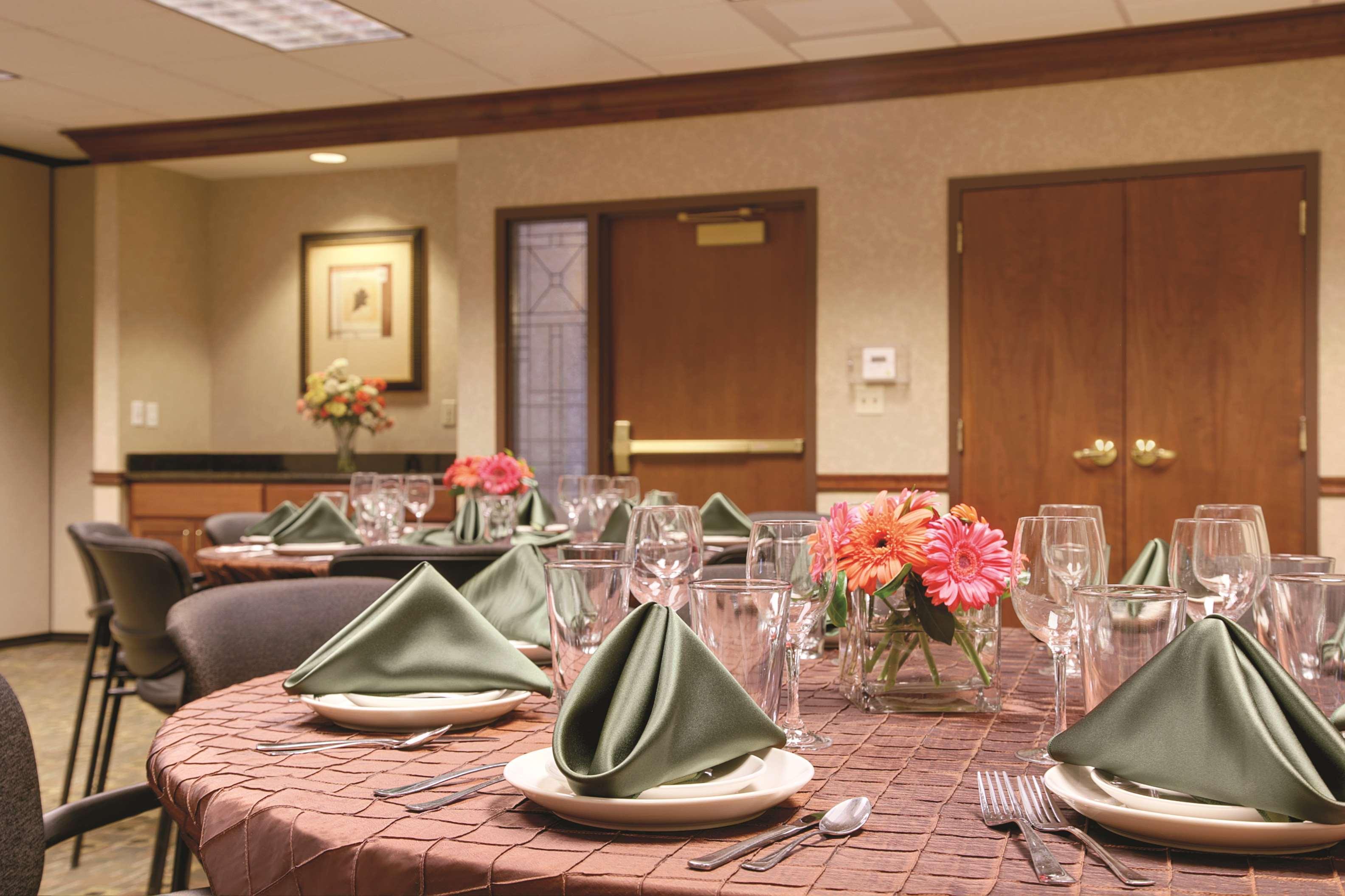 Hyatt House Pleasant Hill Hotel Екстериор снимка
