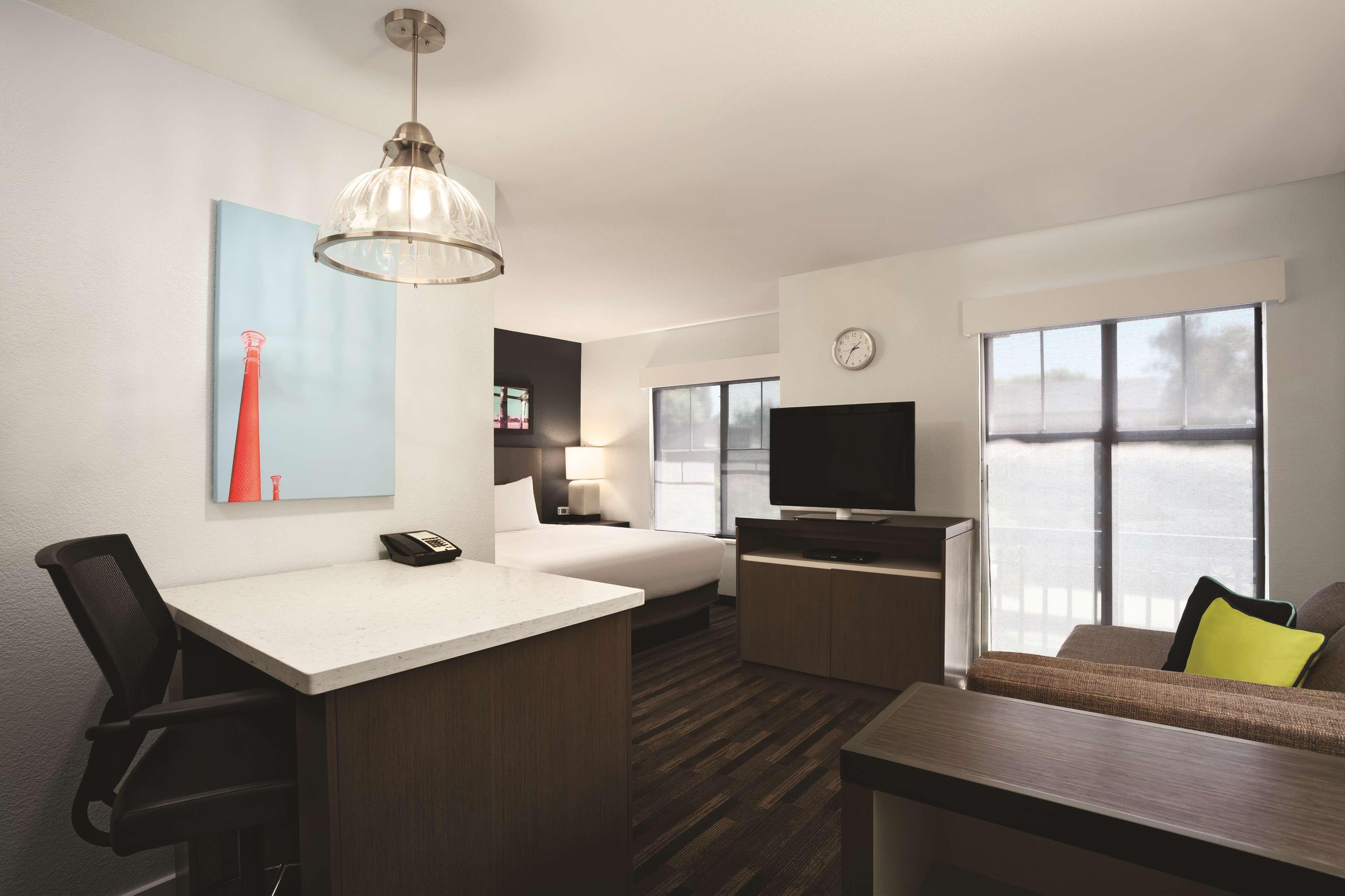 Hyatt House Pleasant Hill Hotel Екстериор снимка