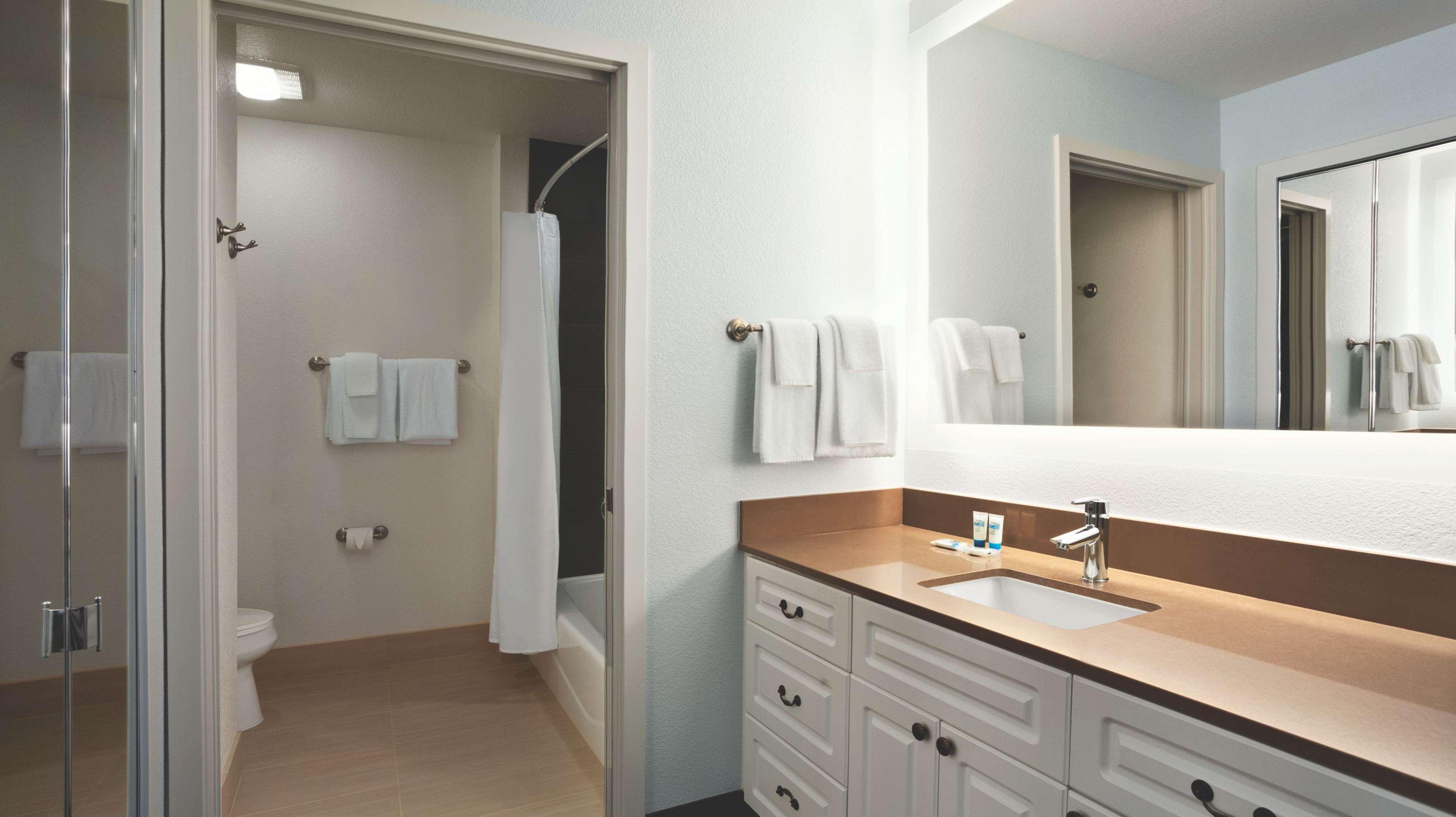 Hyatt House Pleasant Hill Hotel Екстериор снимка