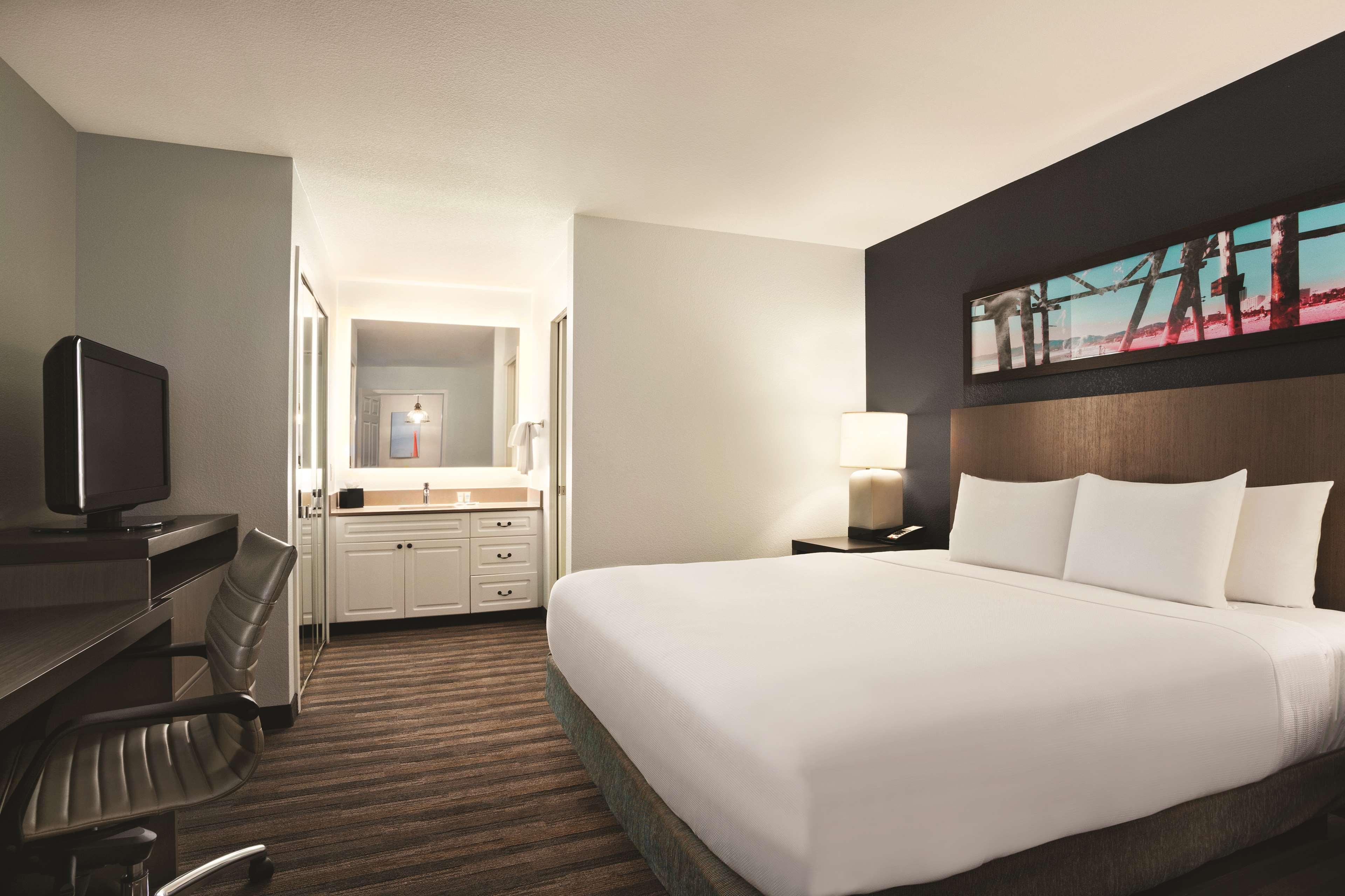 Hyatt House Pleasant Hill Hotel Екстериор снимка